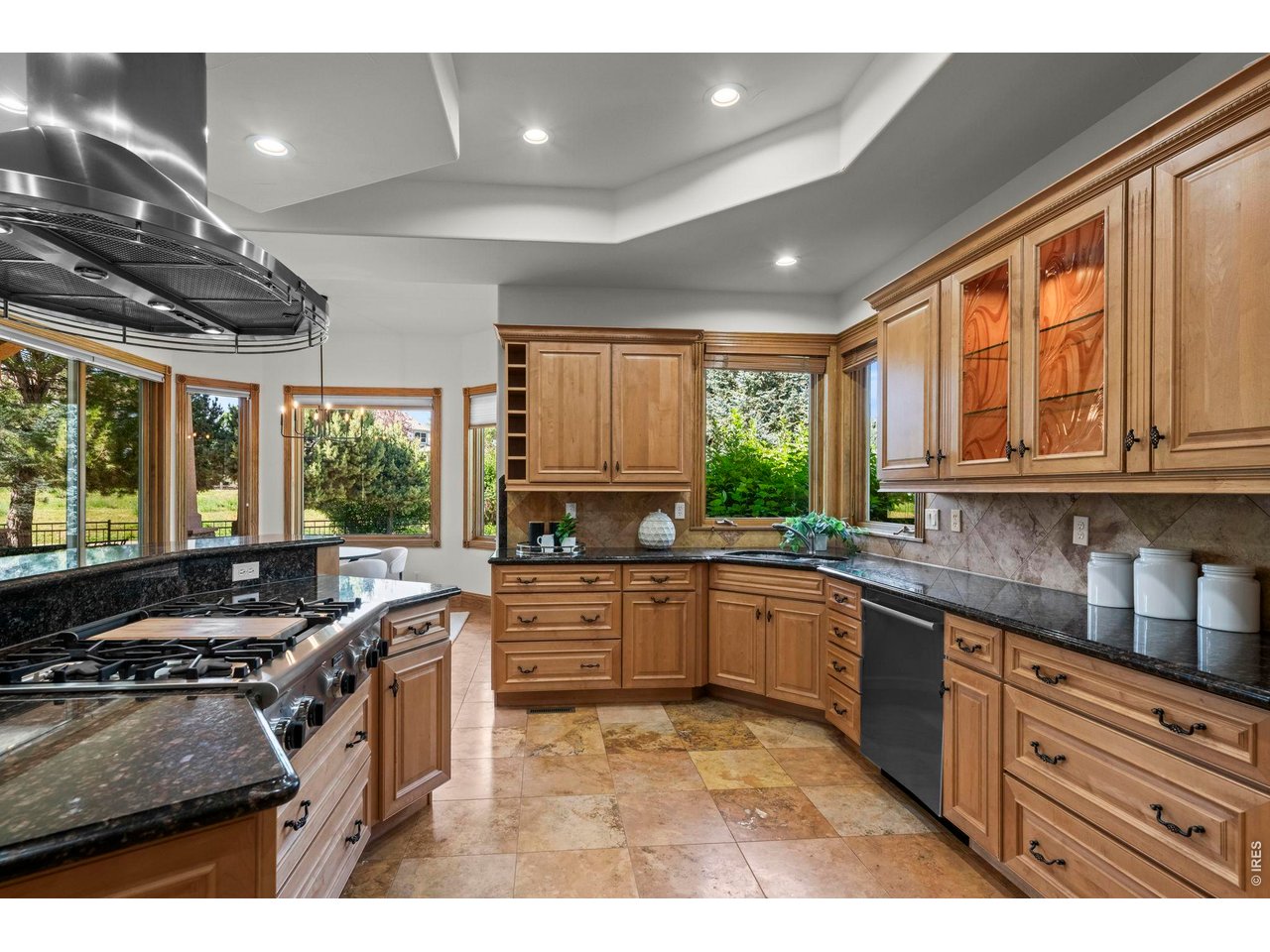 905 E 14th Way