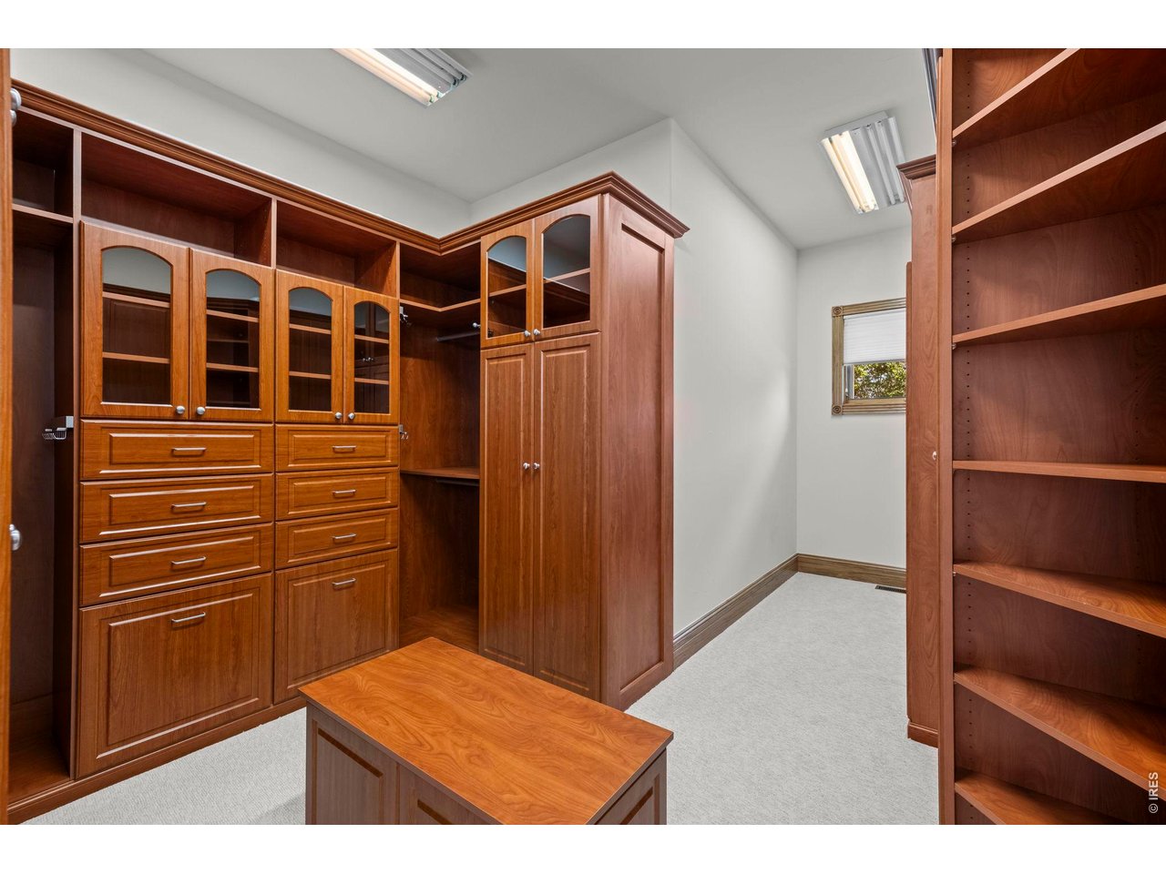905 E 14th Way