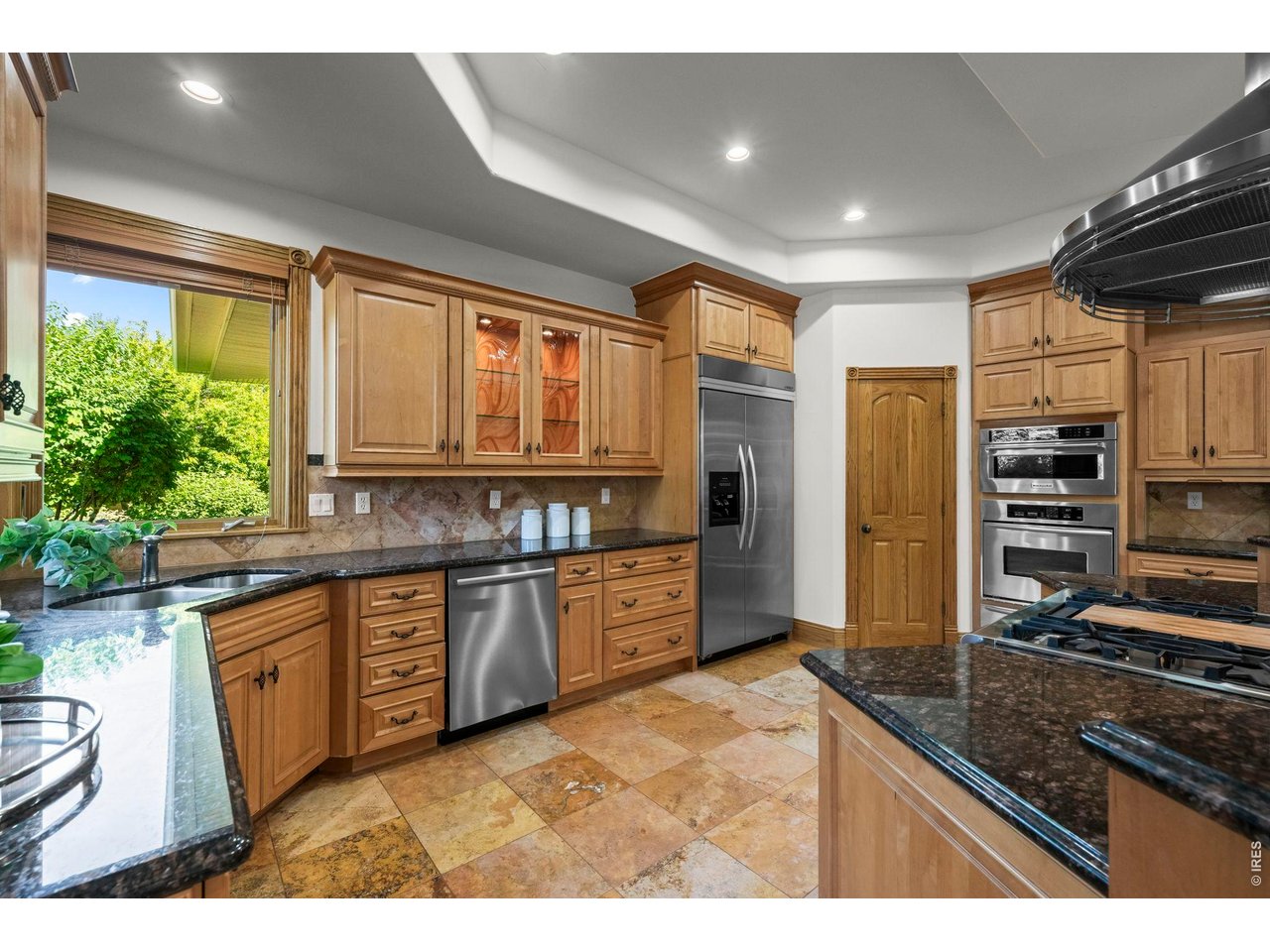 905 E 14th Way