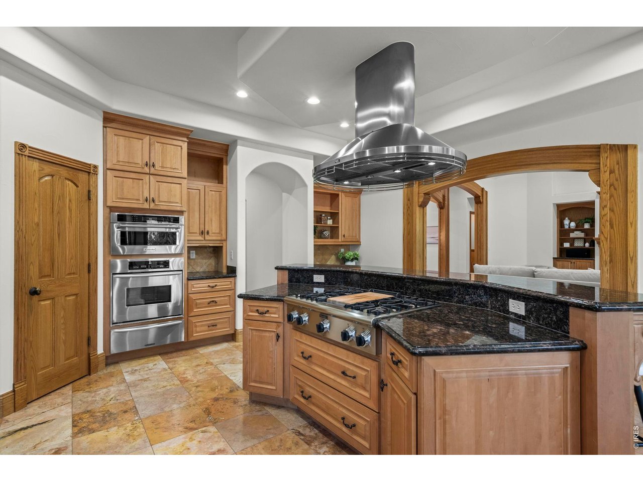 905 E 14th Way