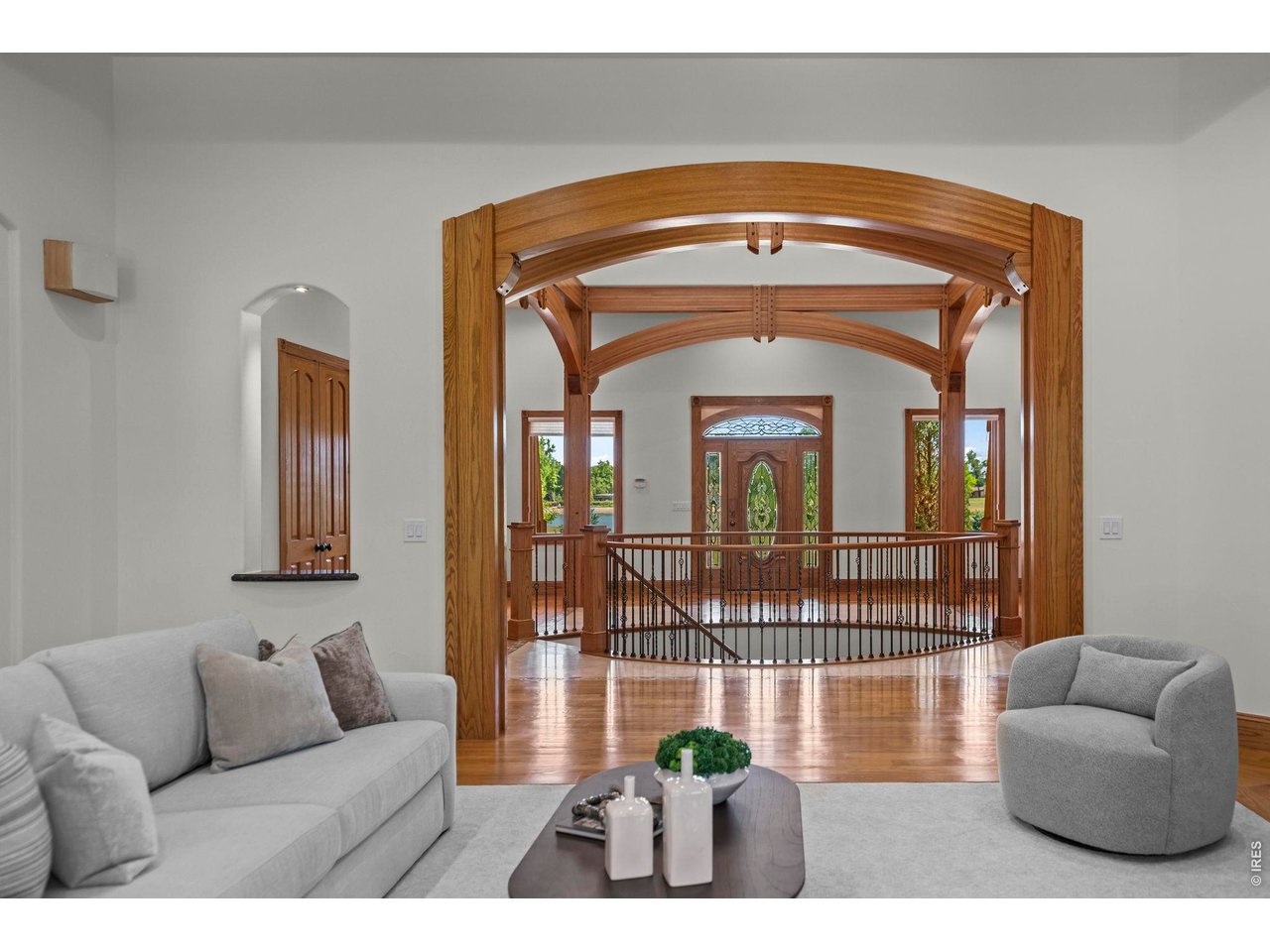 905 E 14th Way