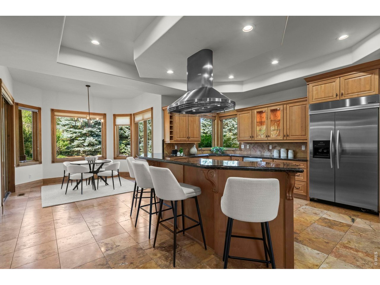 905 E 14th Way