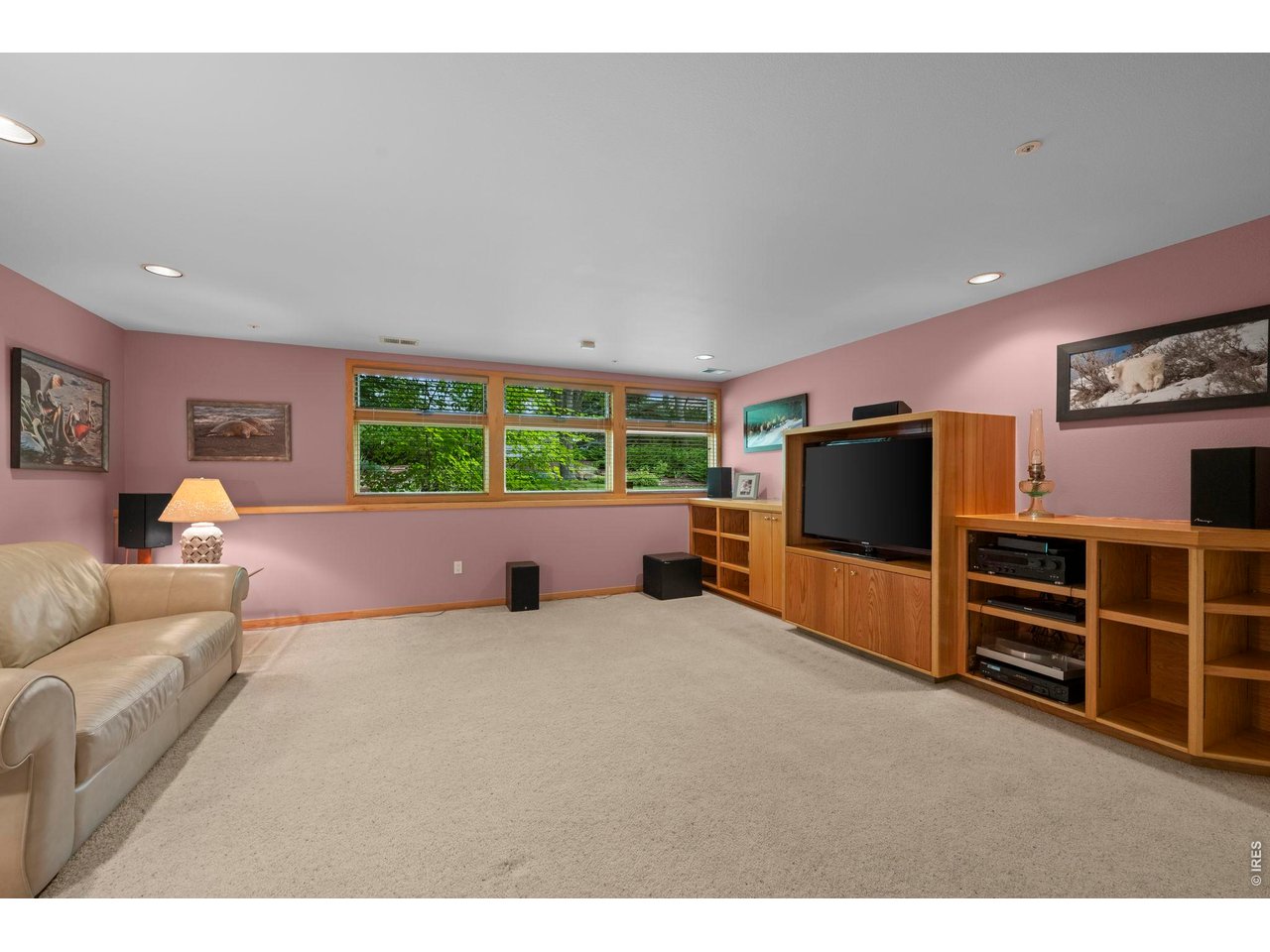 7542 Crestview Dr