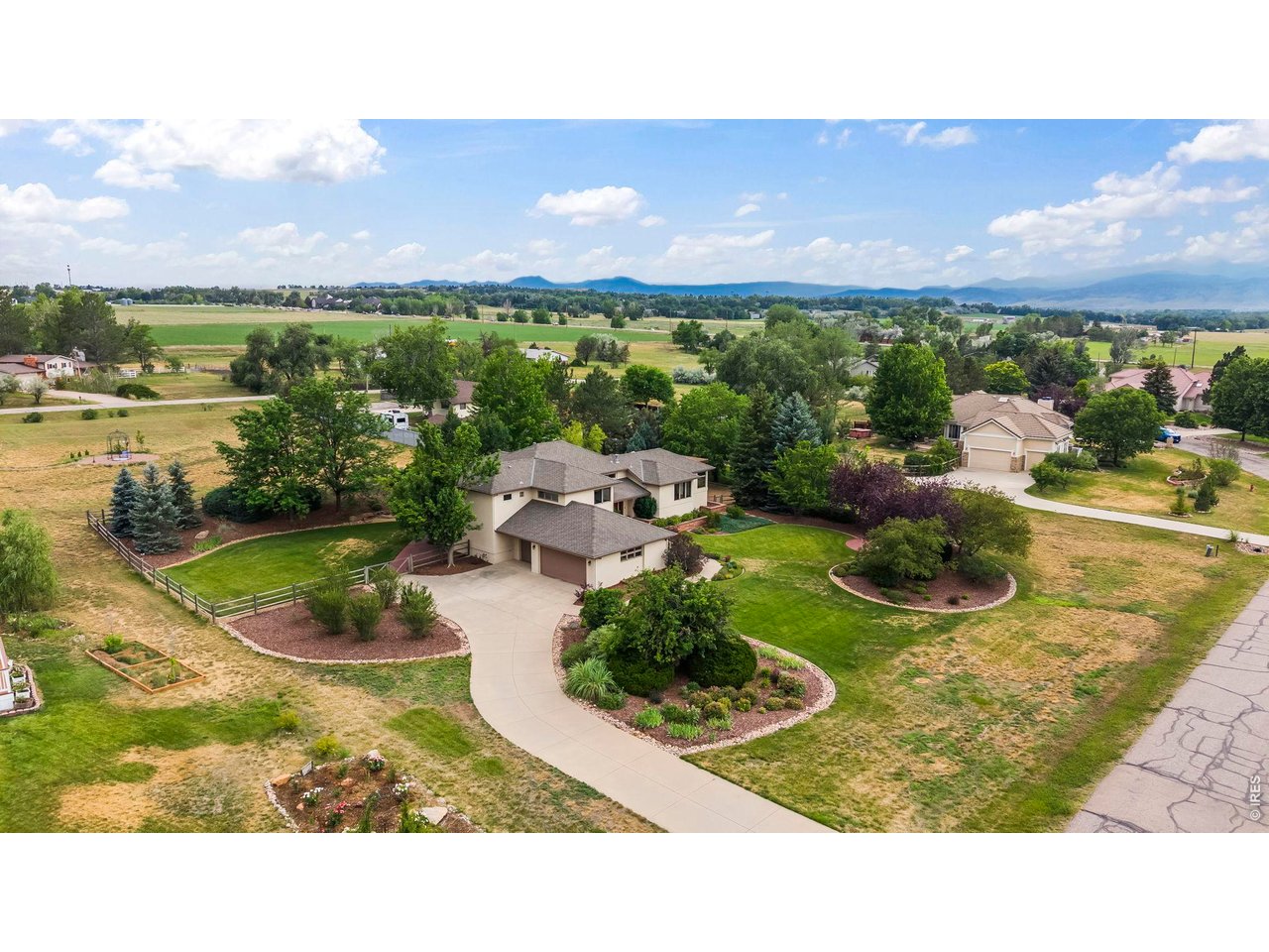 7542 Crestview Dr