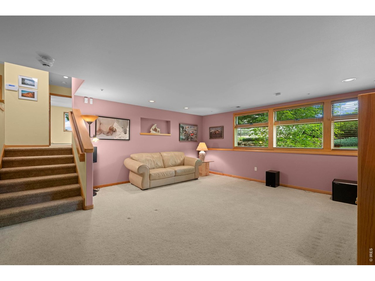 7542 Crestview Dr