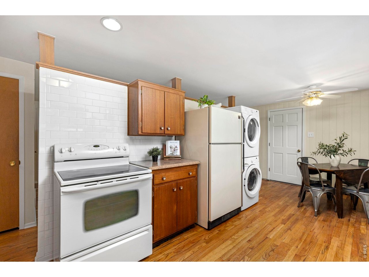 1224 Aspen St