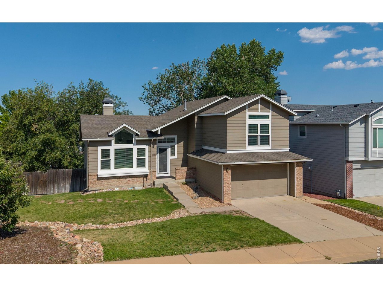 1096 Falcon Ct