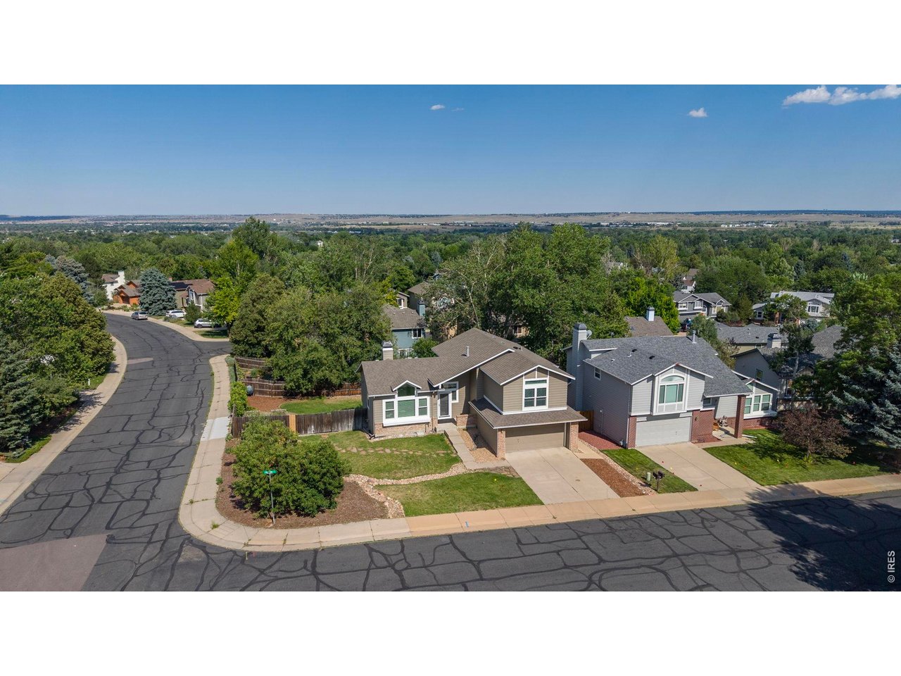 1096 Falcon Ct