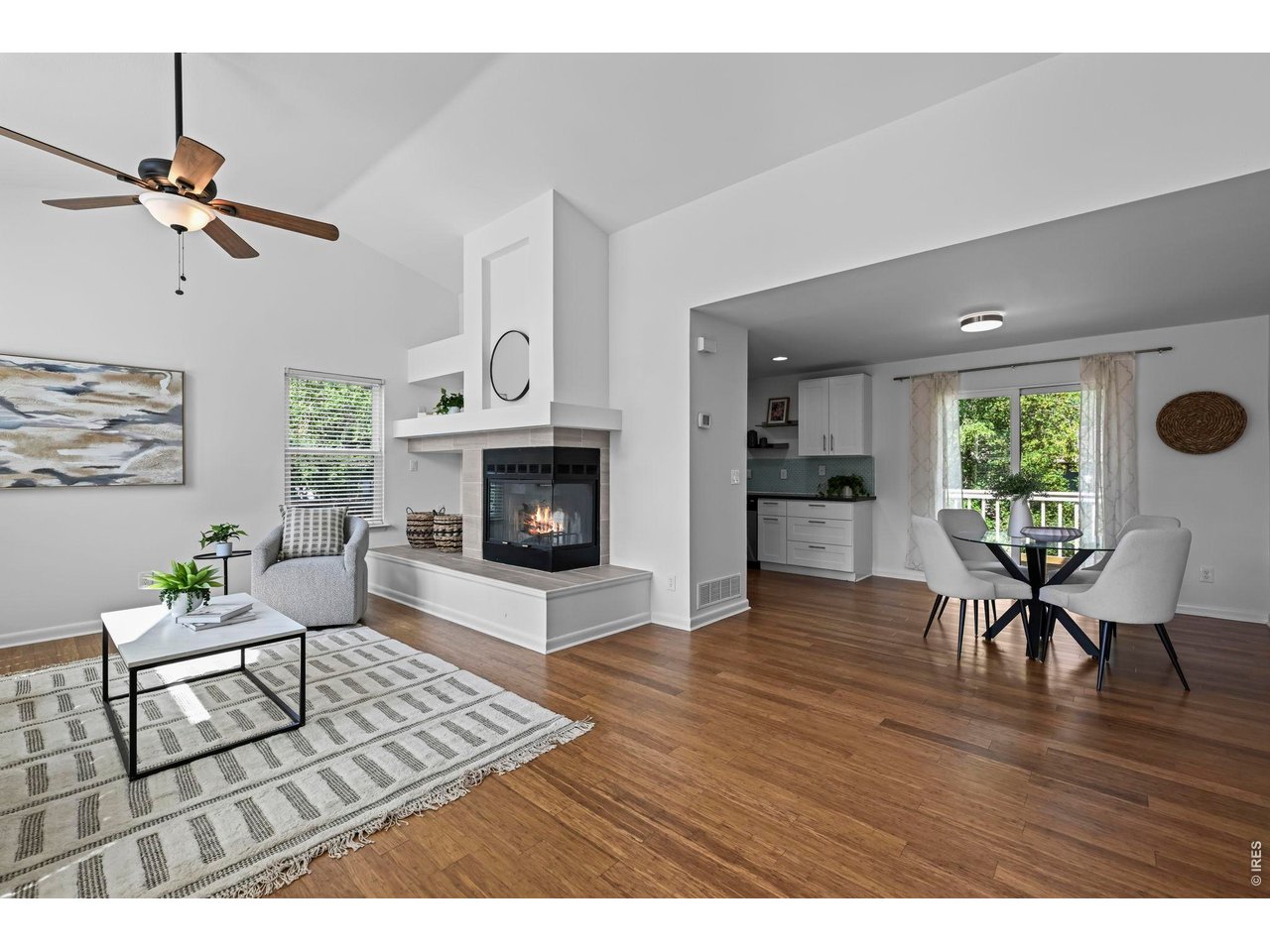 1096 Falcon Ct