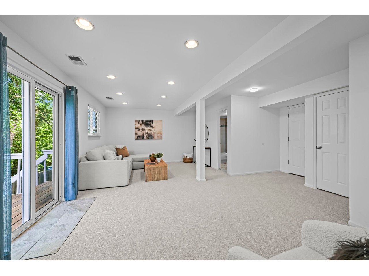 1096 Falcon Ct
