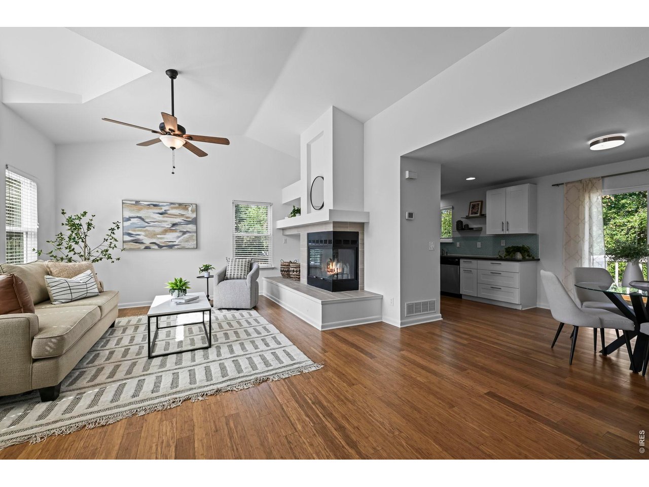 1096 Falcon Ct