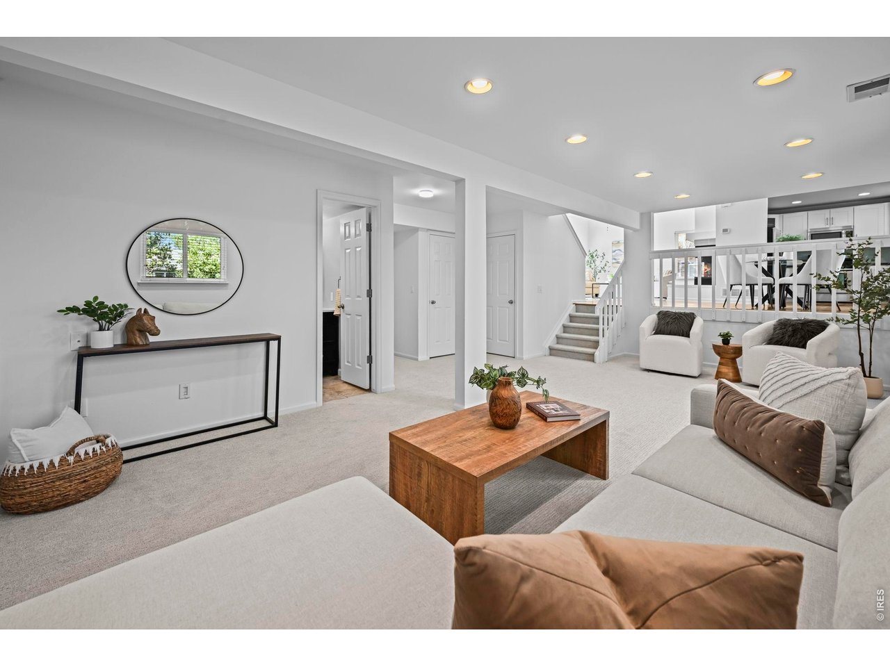 1096 Falcon Ct