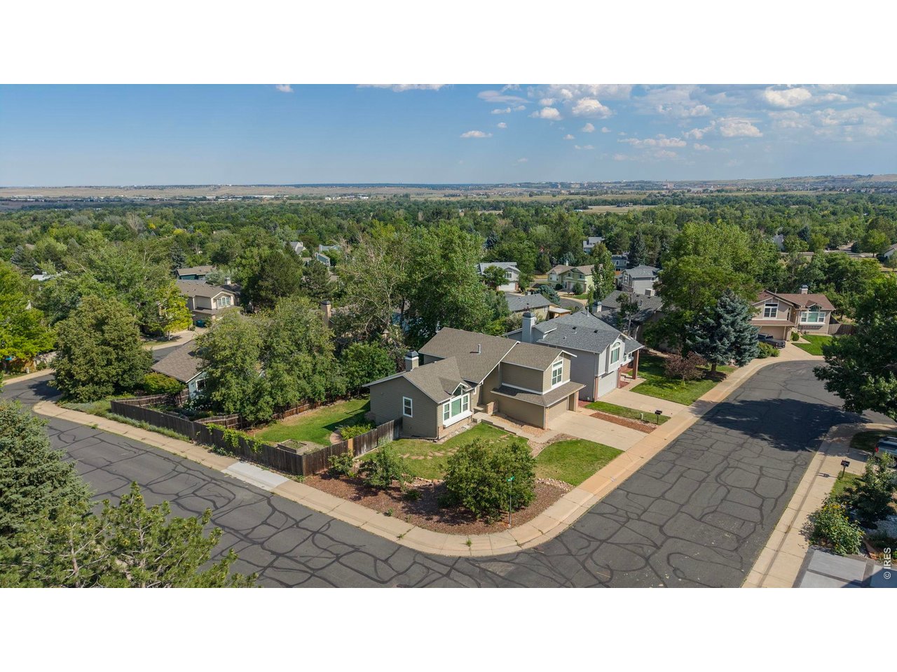 1096 Falcon Ct