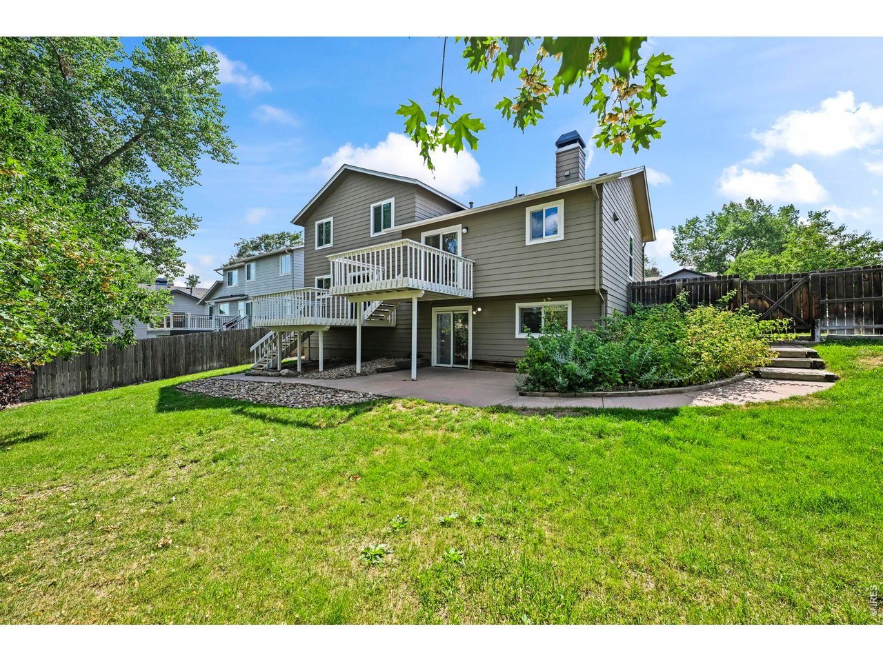 1096 Falcon Ct