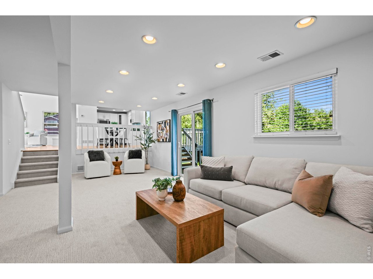 1096 Falcon Ct