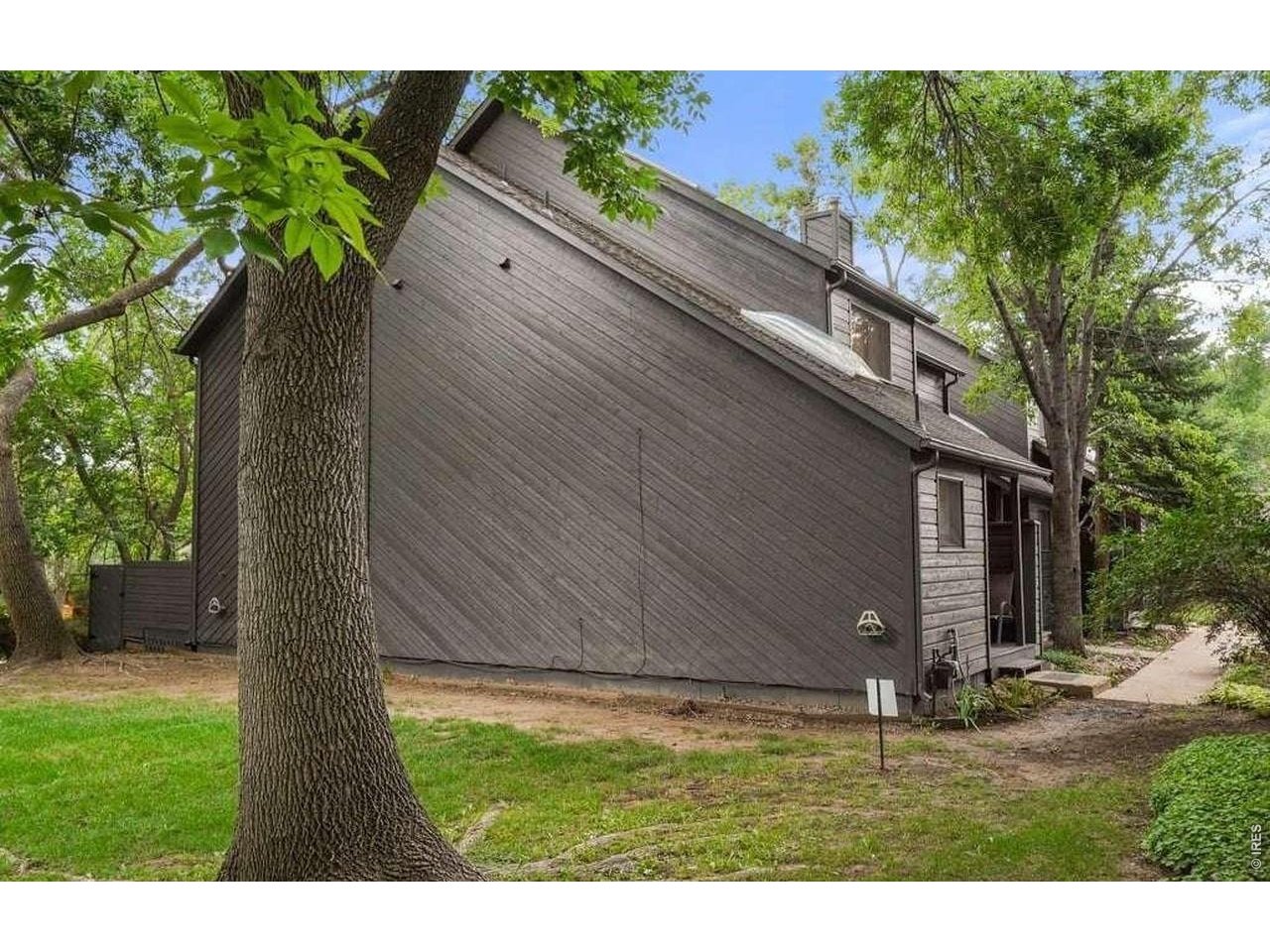 3056 Edison Ct