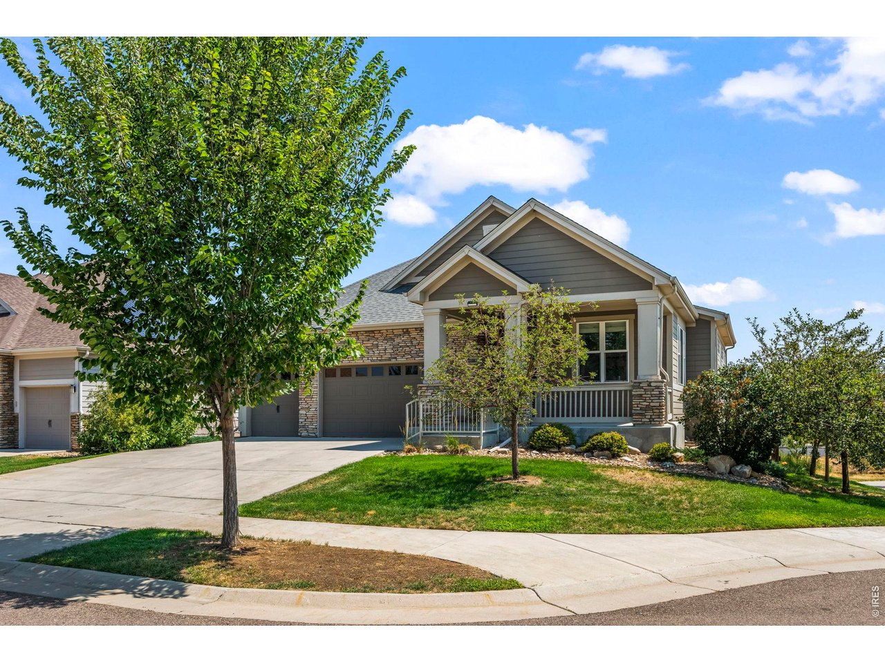 218 6th Ave