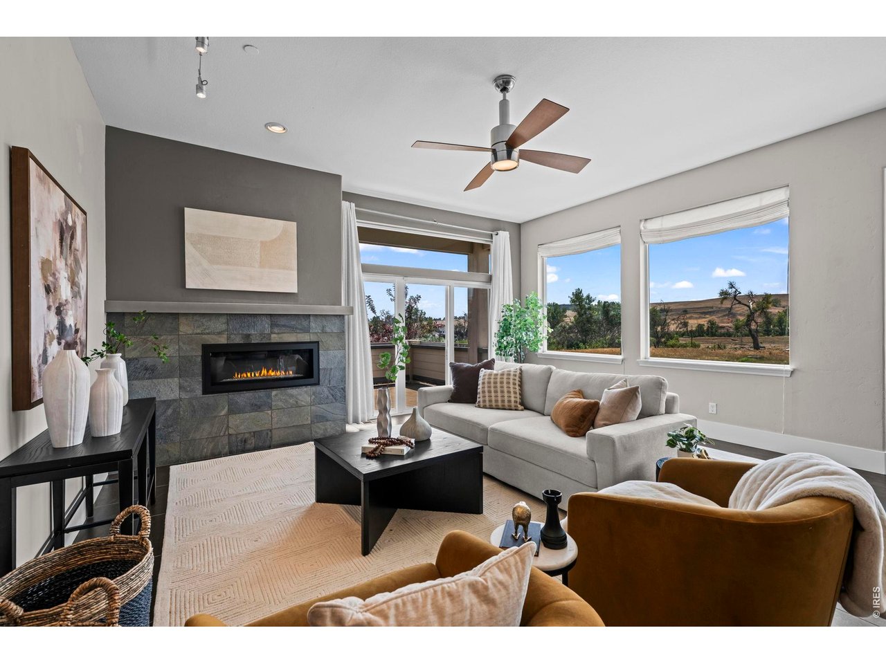 218 6th Ave