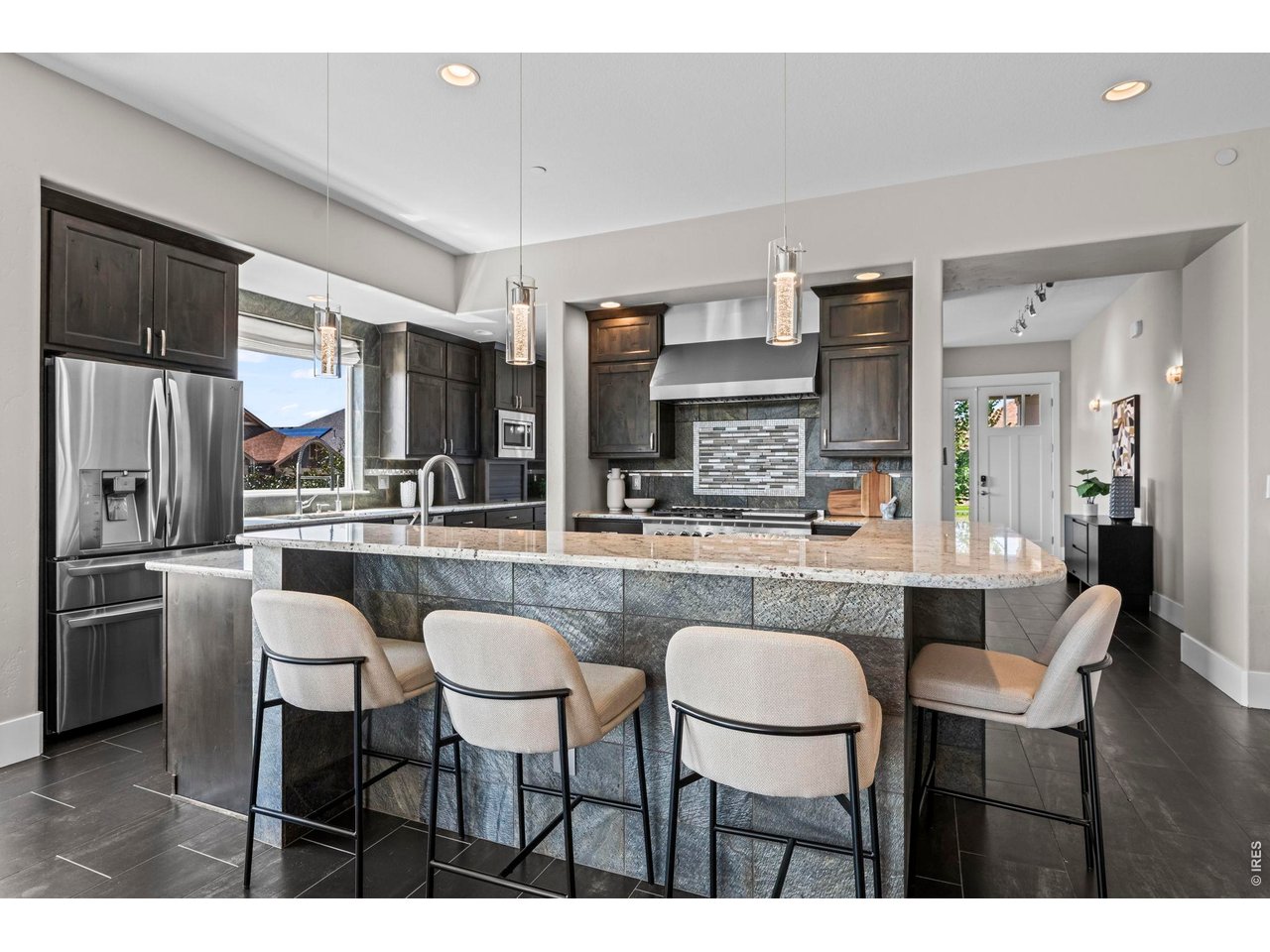 218 6th Ave