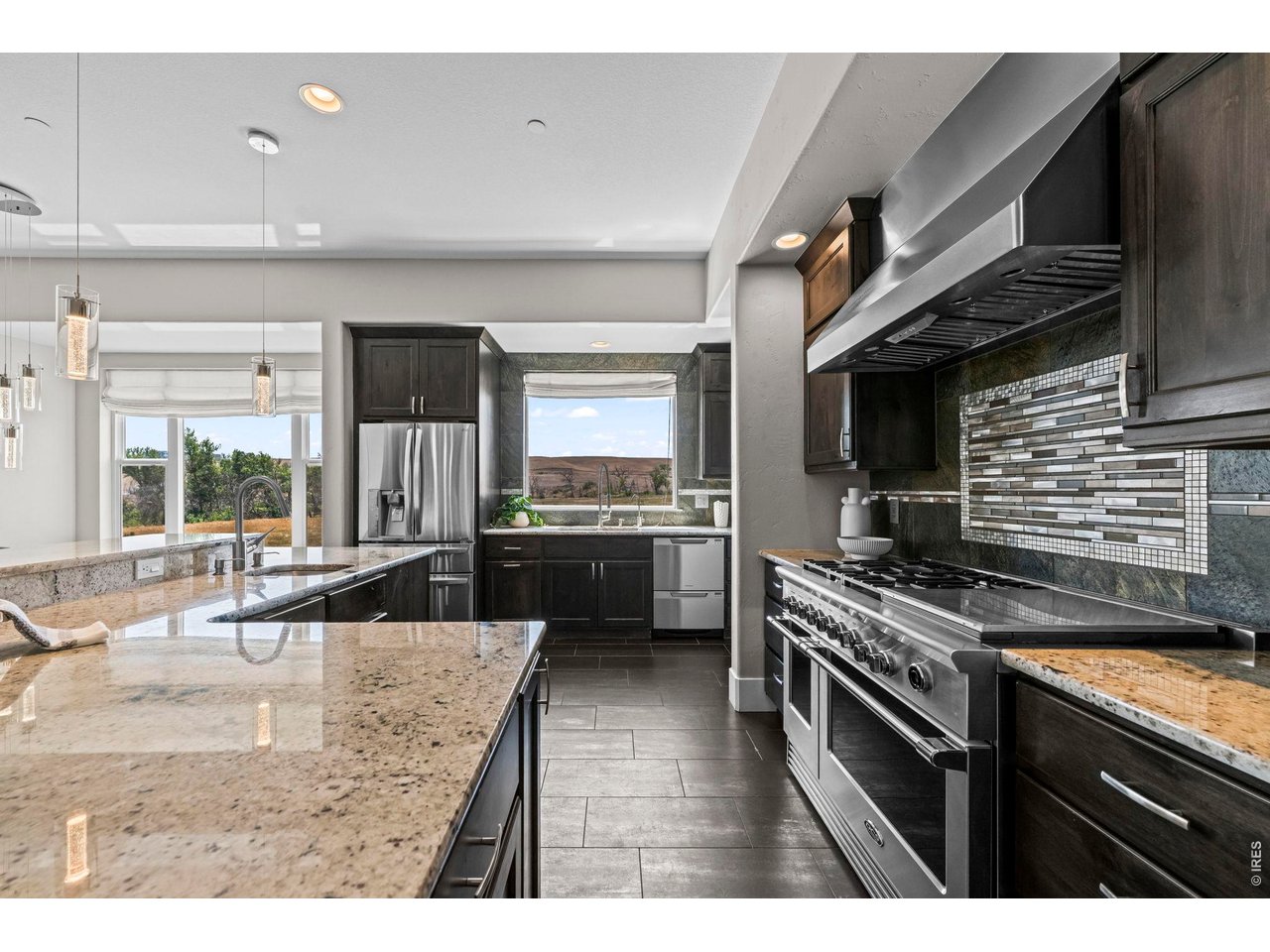 218 6th Ave