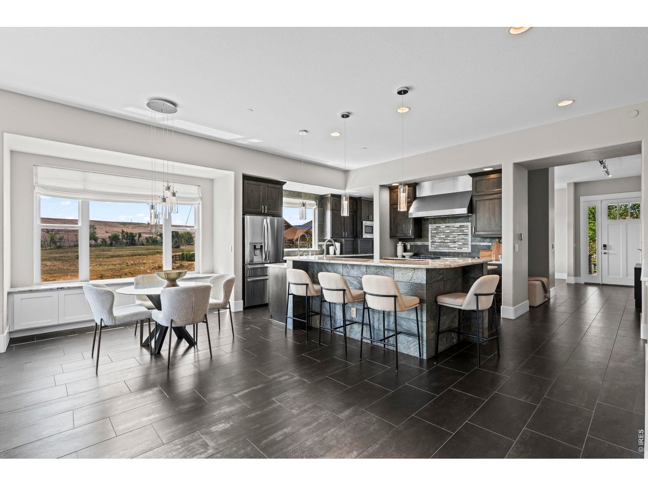 218 6th Ave