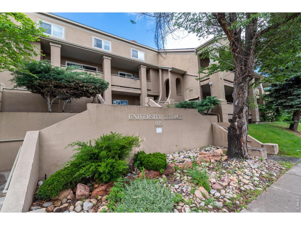 935 Broadway 103