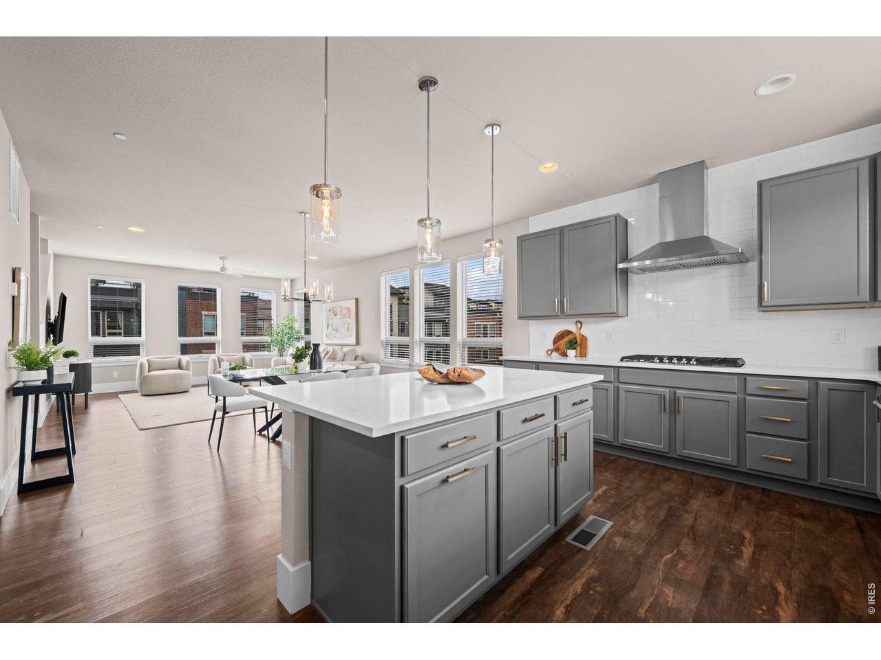 511 Promenade Dr