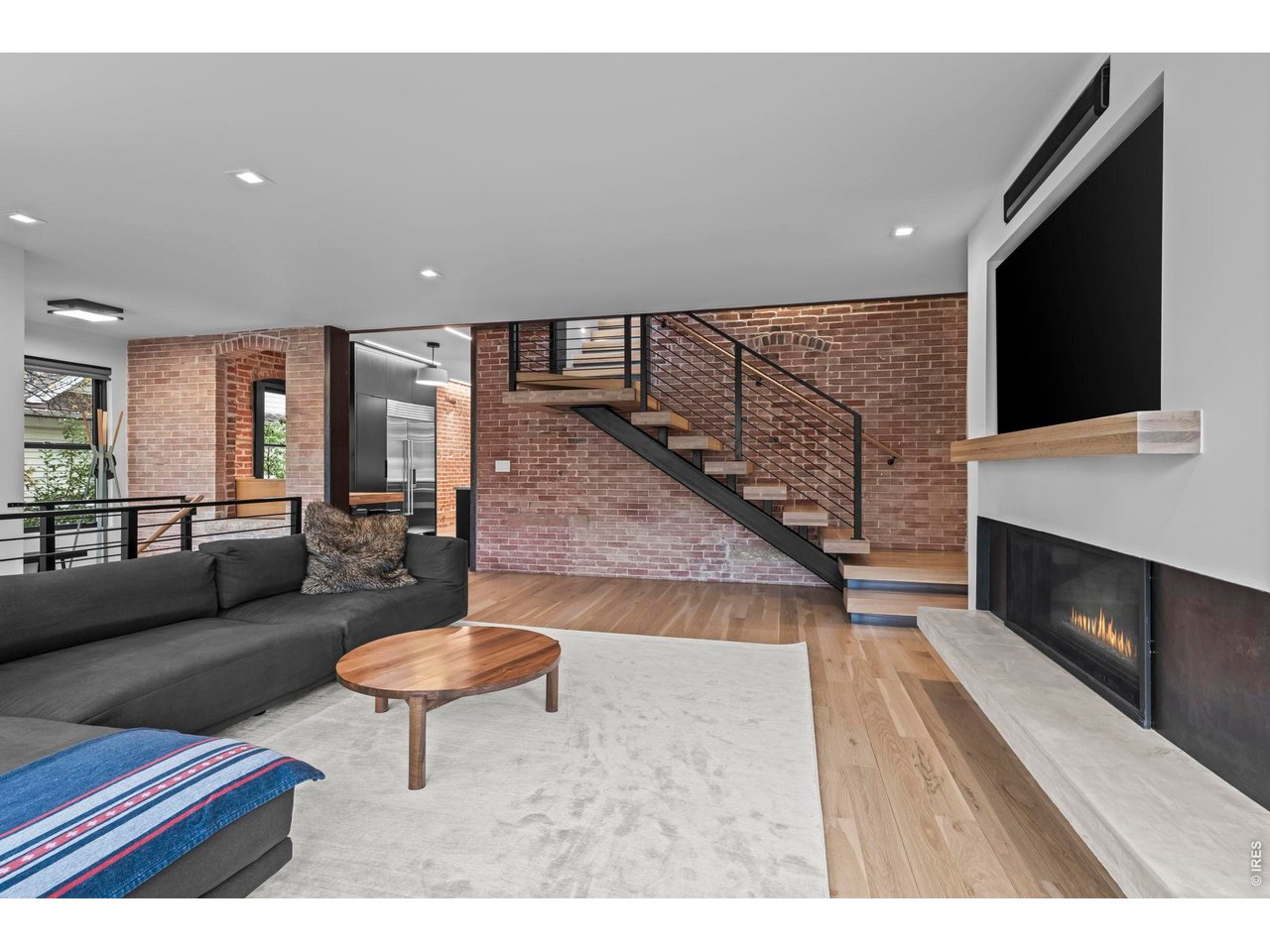 661 Maxwell Ave