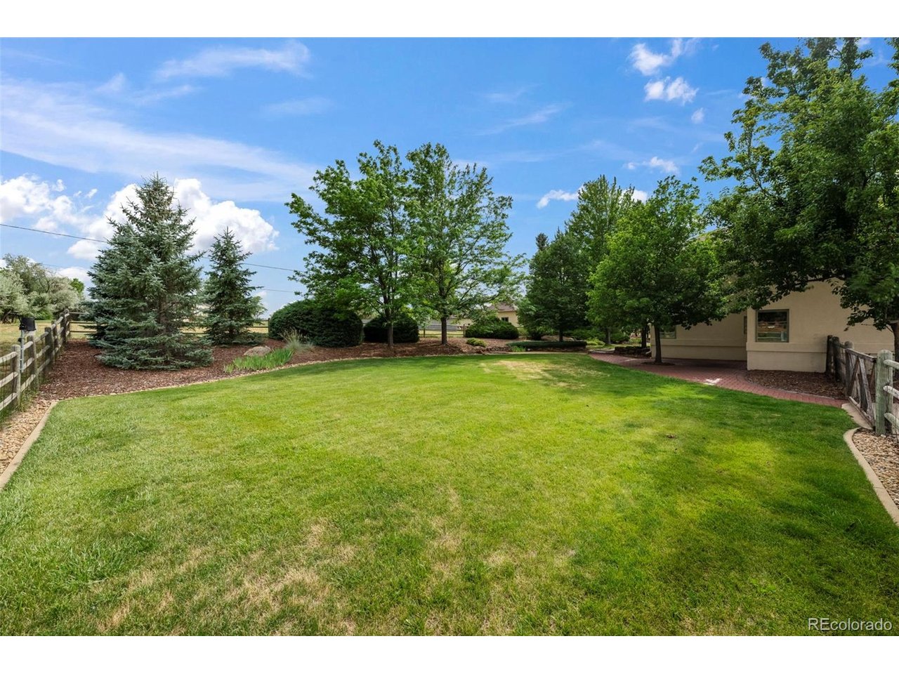 7542 Crestview Dr