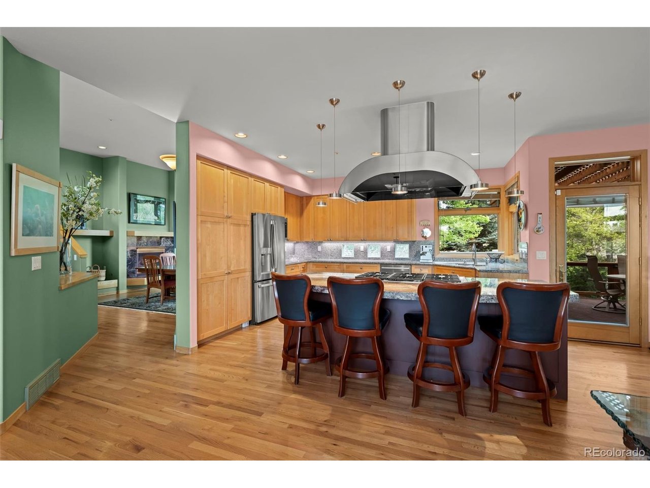 7542 Crestview Dr