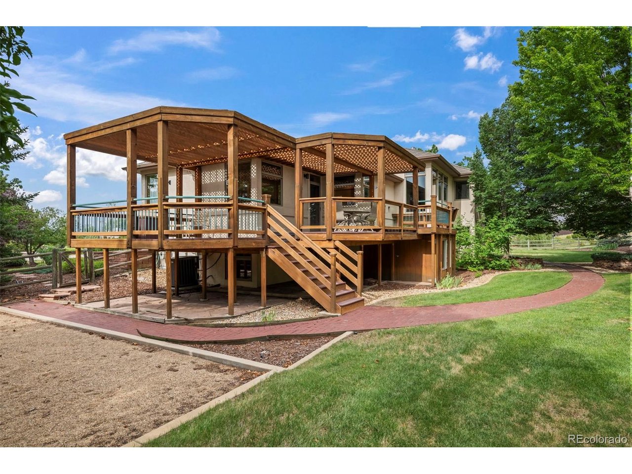 7542 Crestview Dr