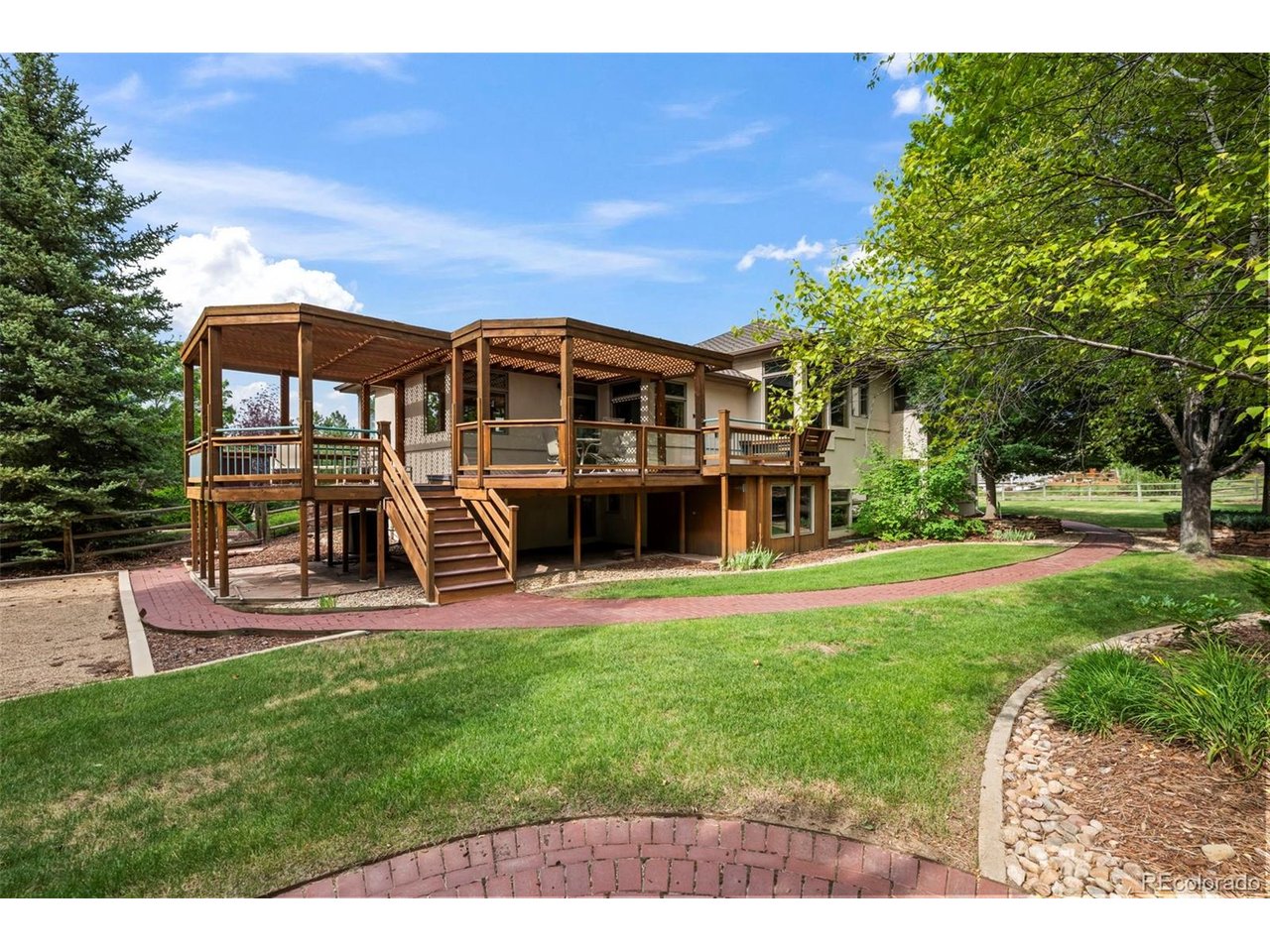 7542 Crestview Dr