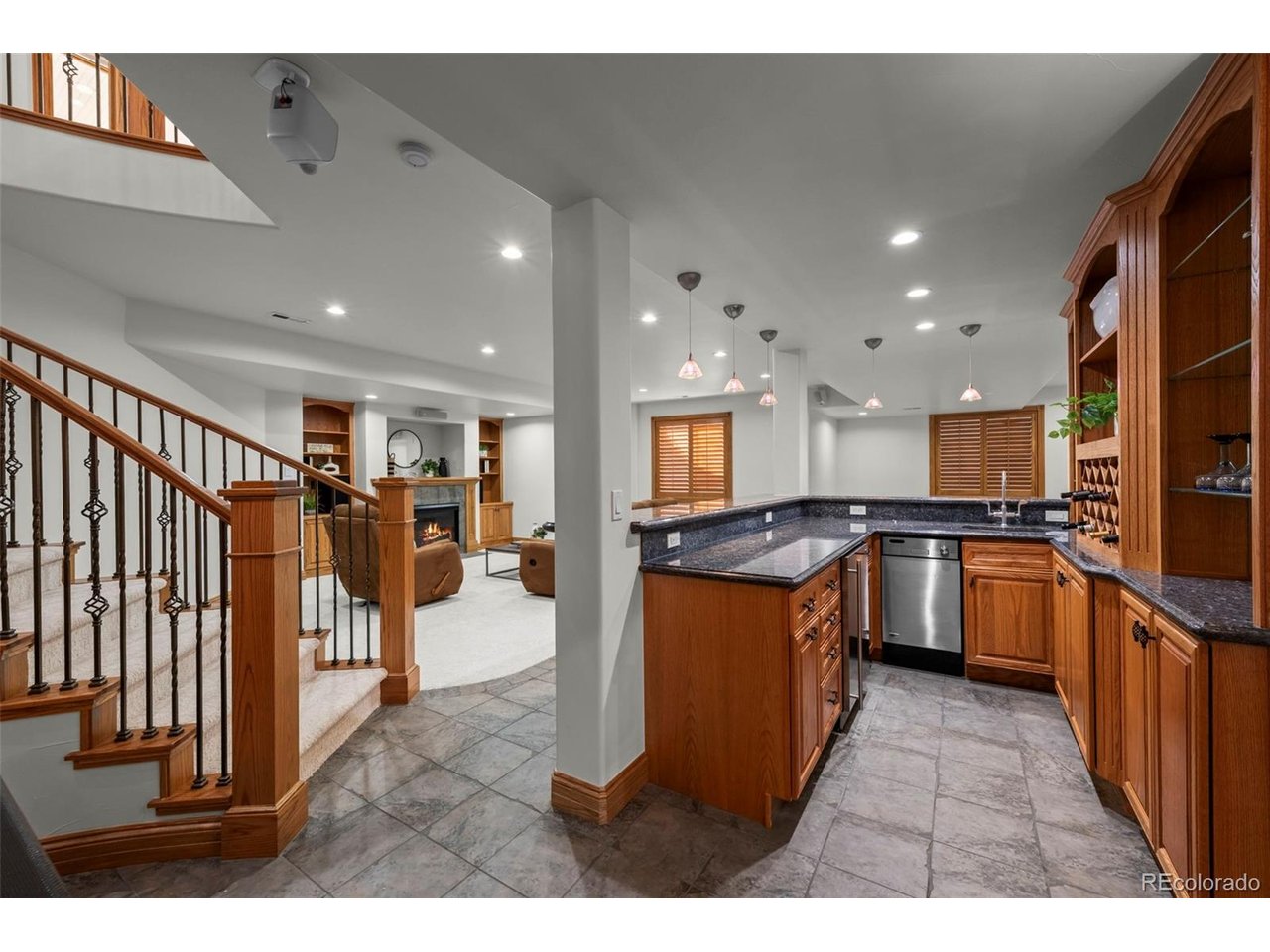 905 E 14th Way