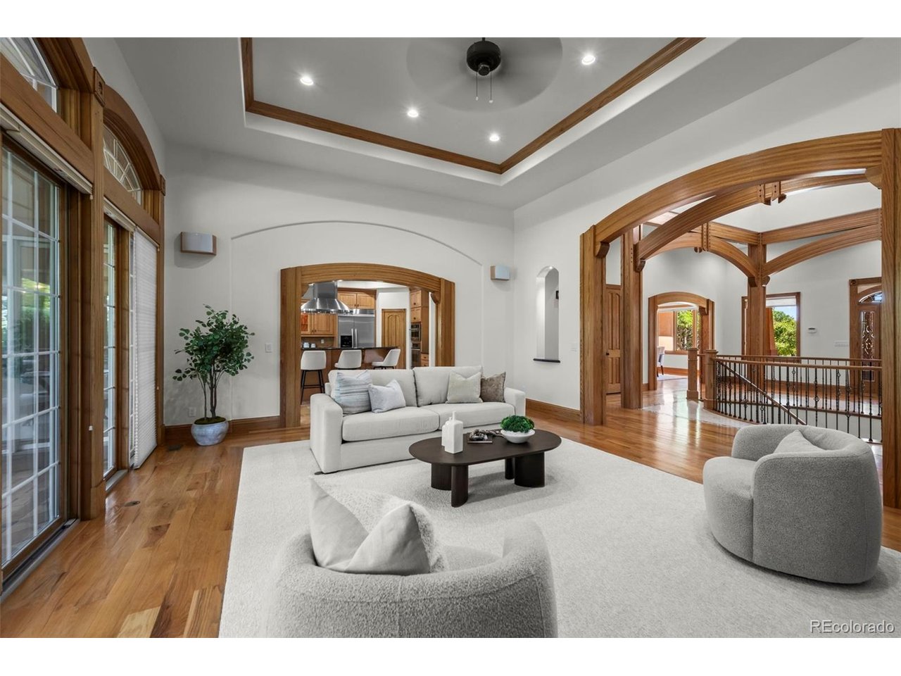 905 E 14th Way
