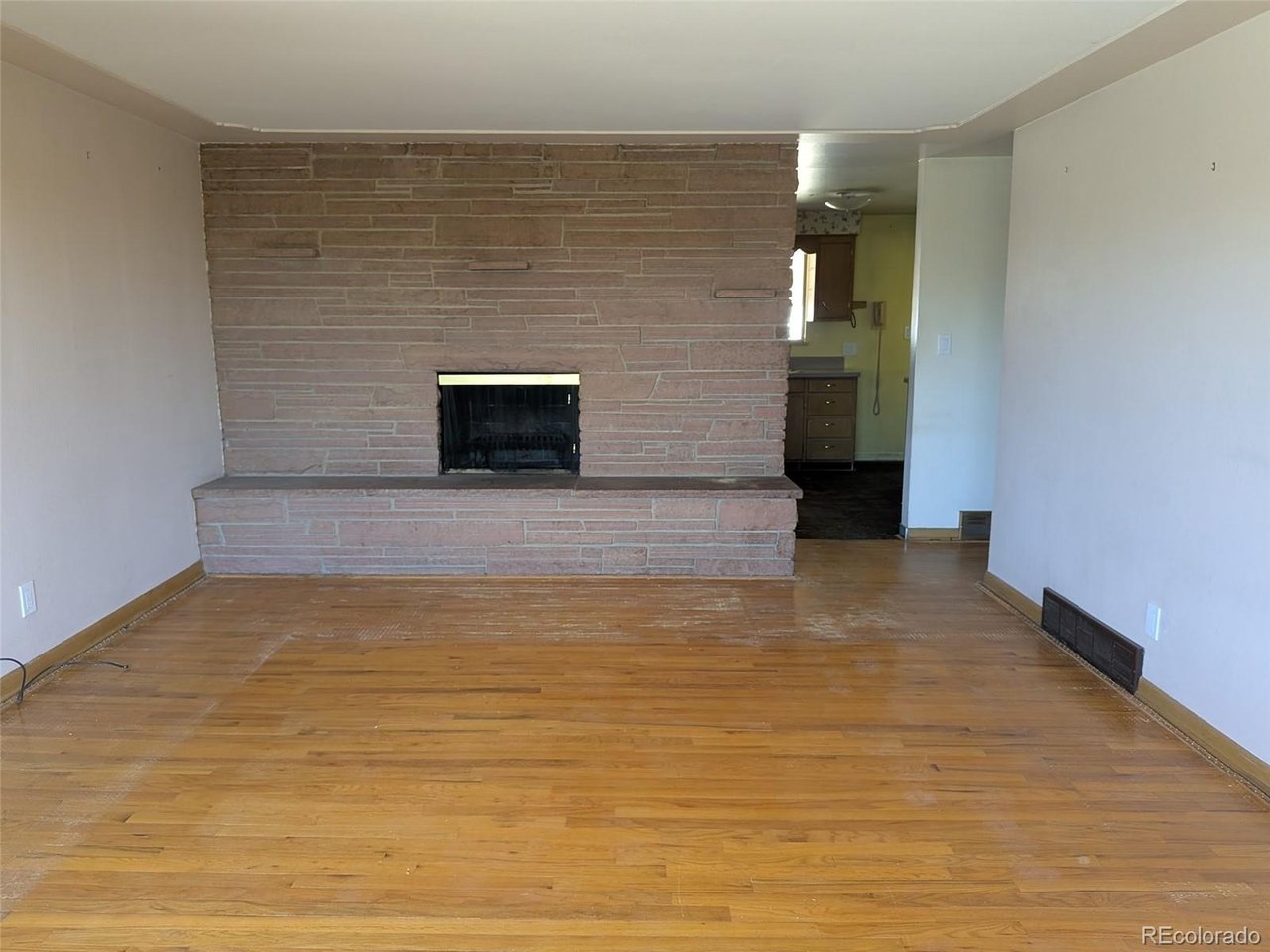 8223 W 62nd Pl