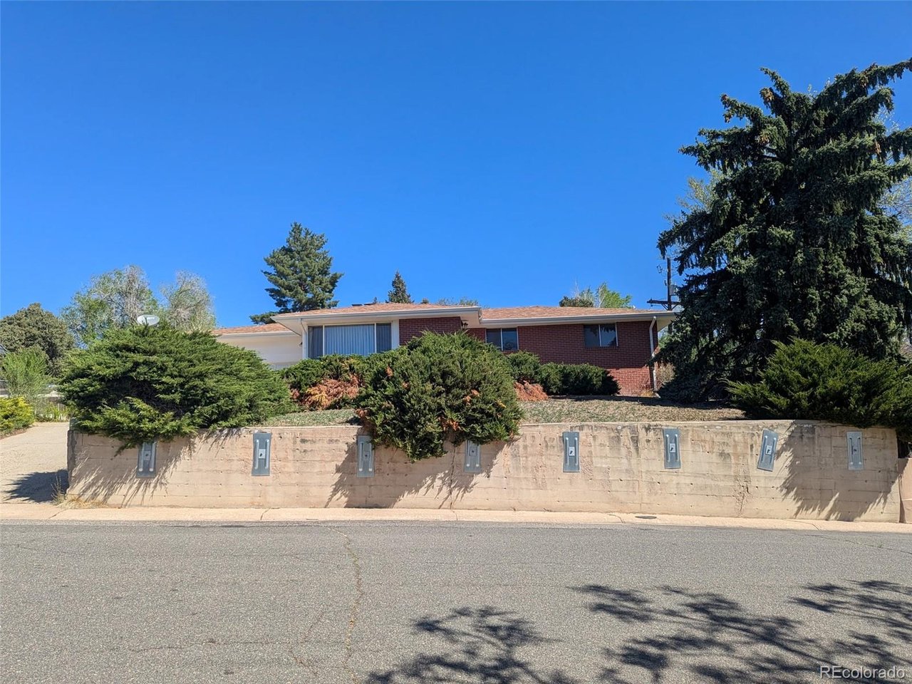 8223 W 62nd Pl
