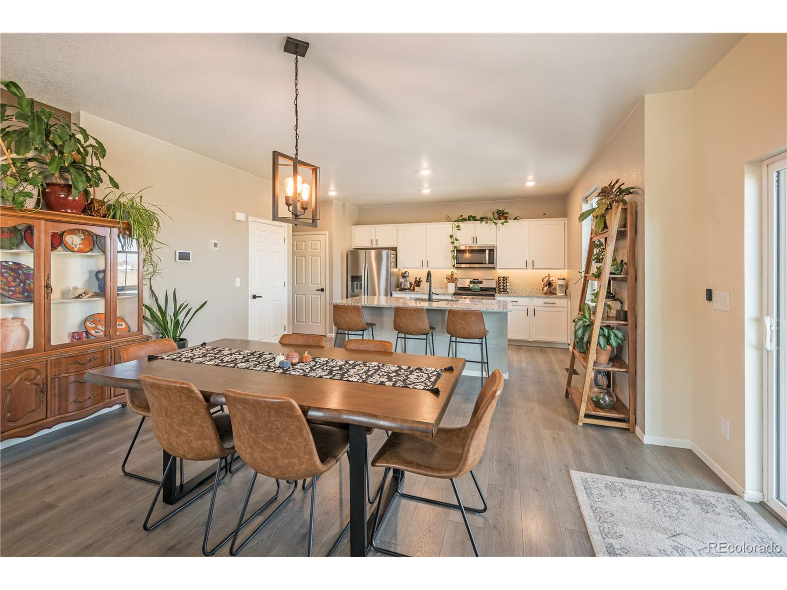 10252 Stagecoach Ave