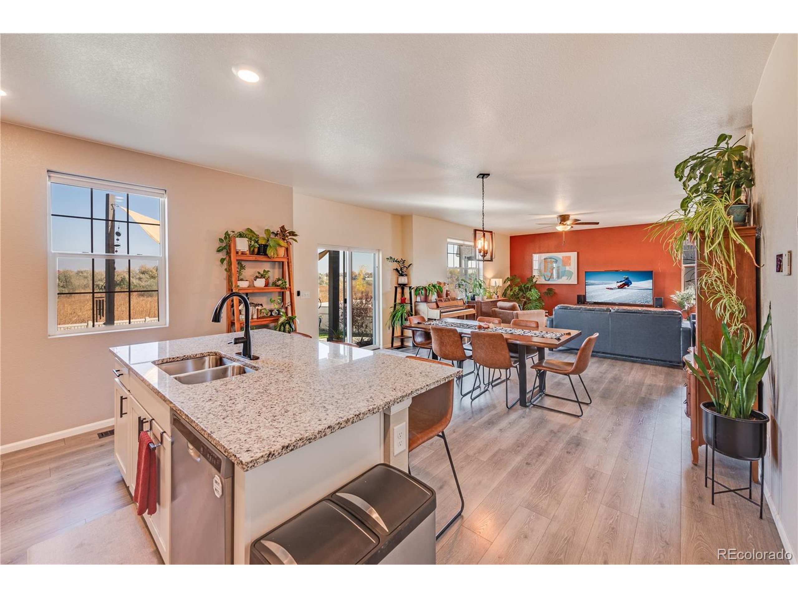 10252 Stagecoach Ave