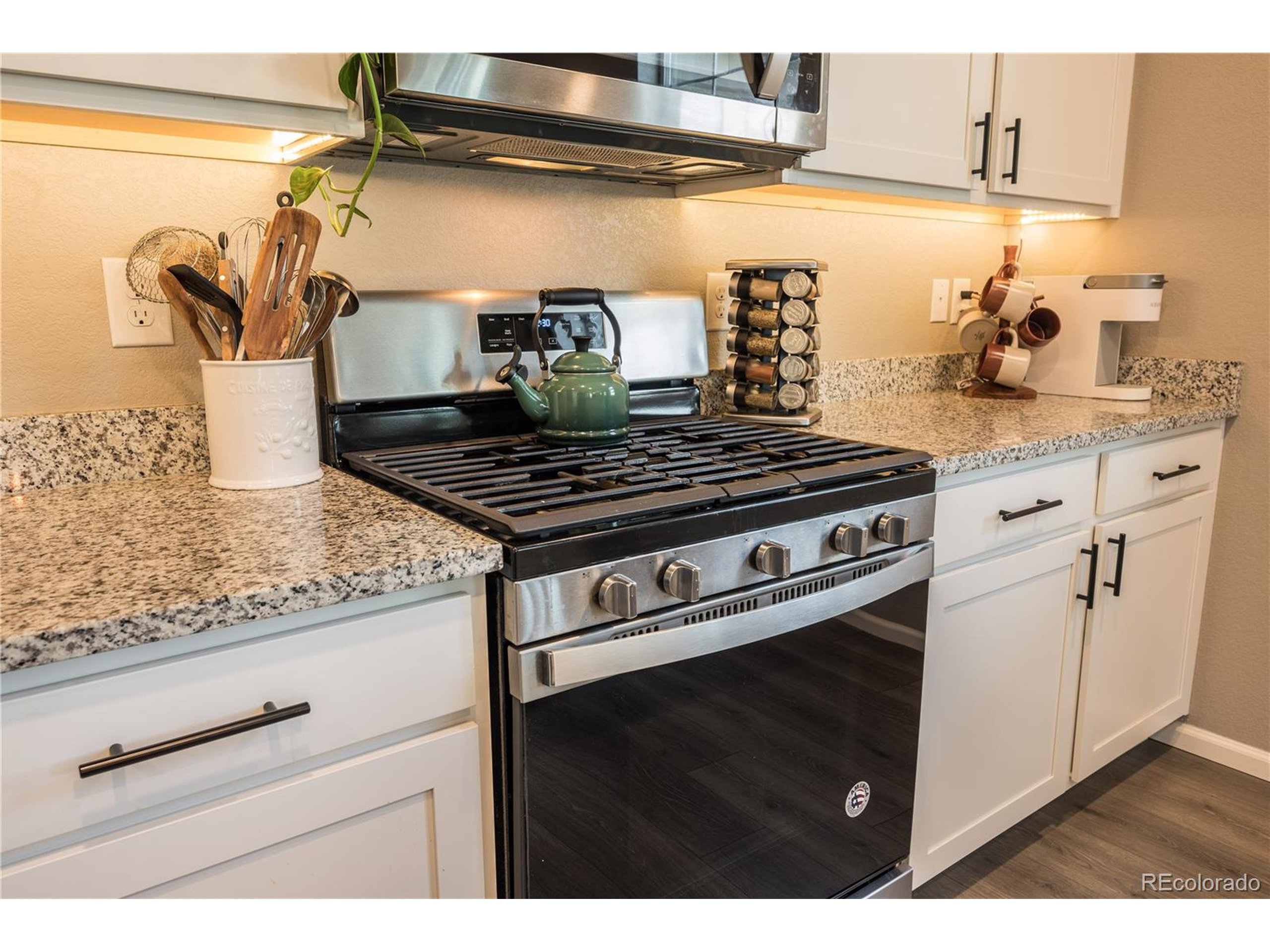 10252 Stagecoach Ave