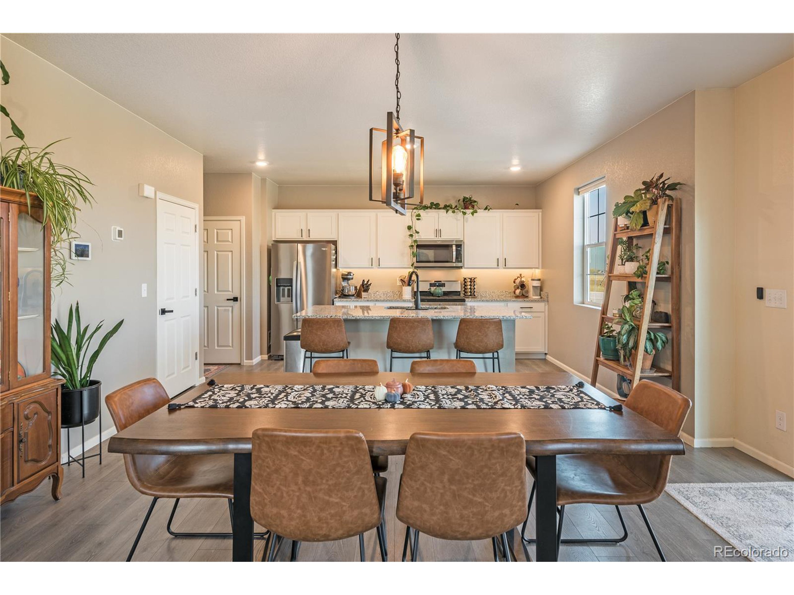 10252 Stagecoach Ave