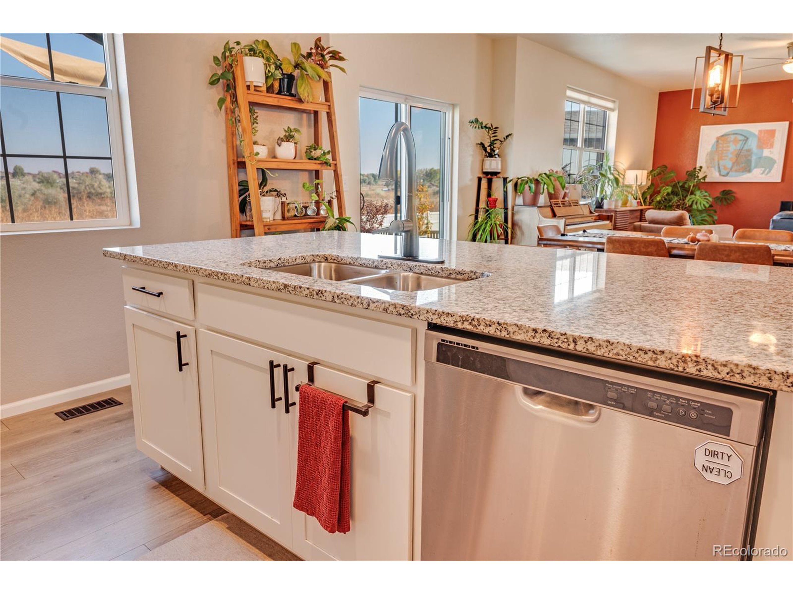 10252 Stagecoach Ave