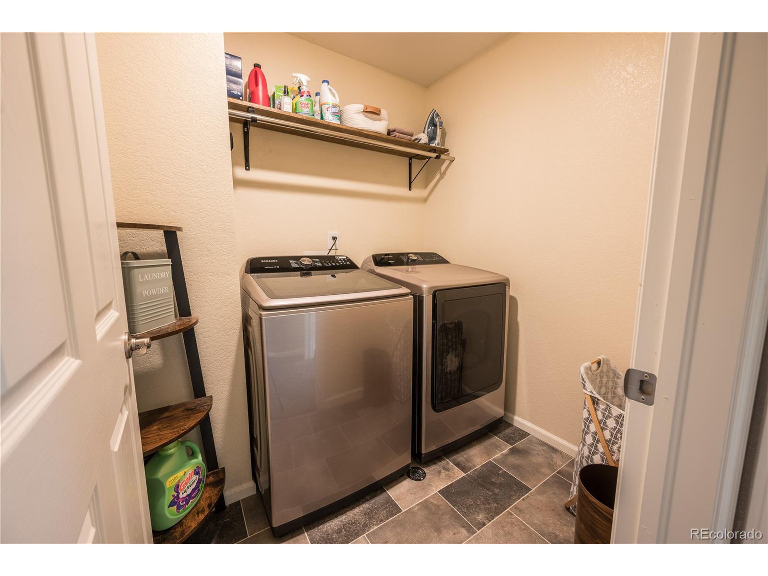 10252 Stagecoach Ave