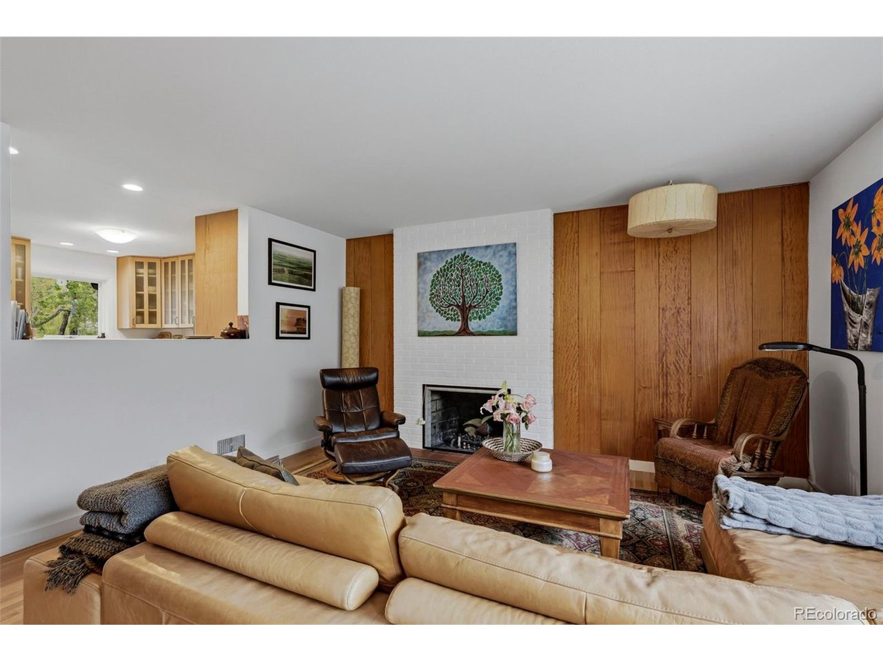 1225 Mariposa Ave