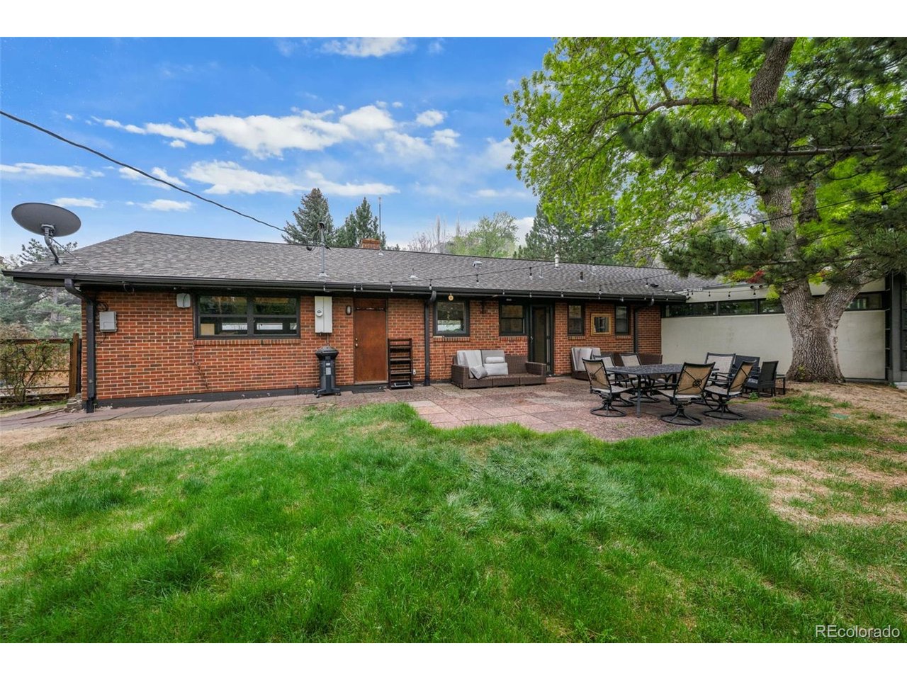 1225 Mariposa Ave