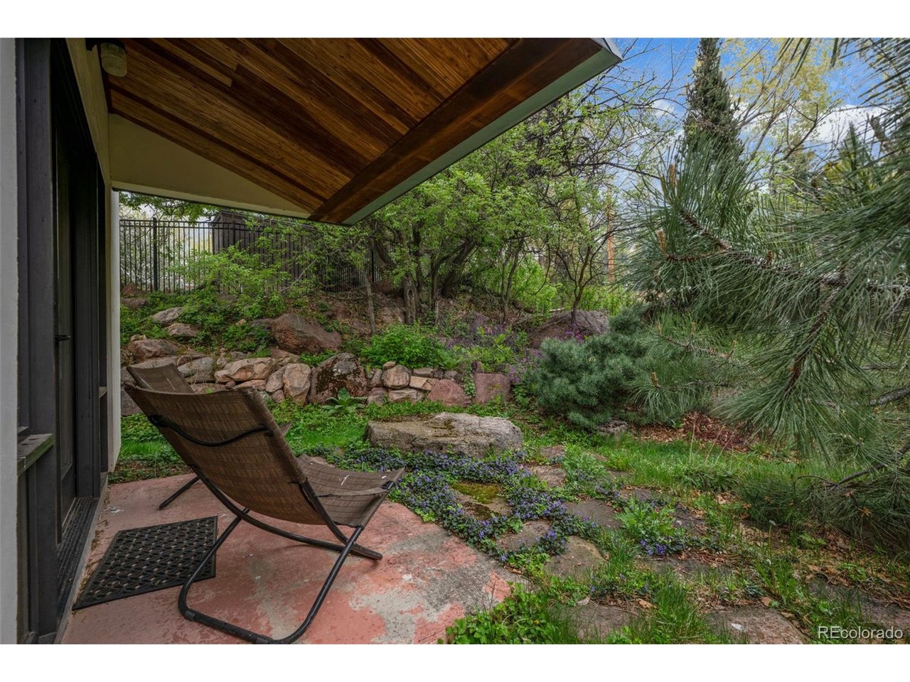 1225 Mariposa Ave