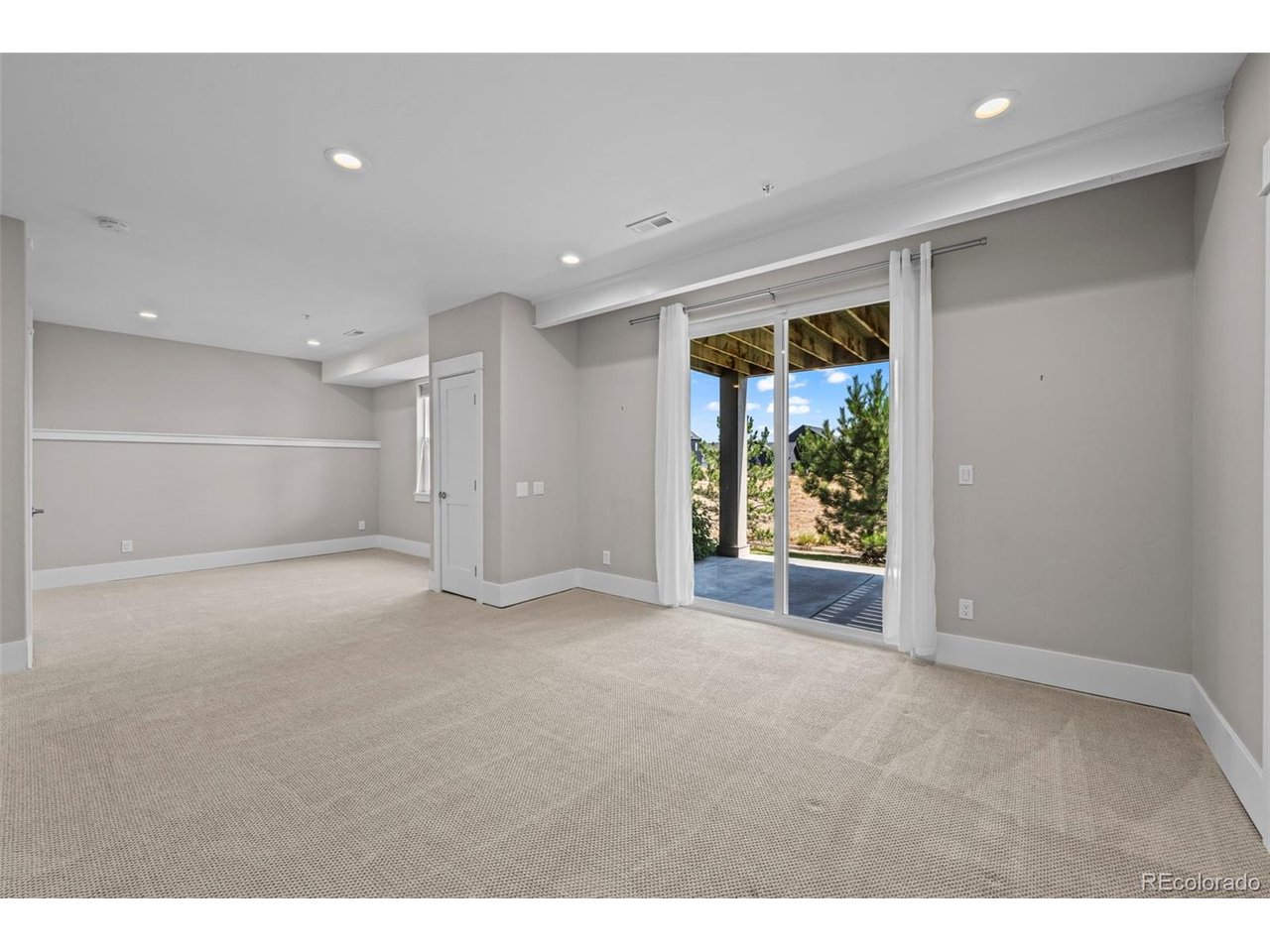 218 6th Ave
