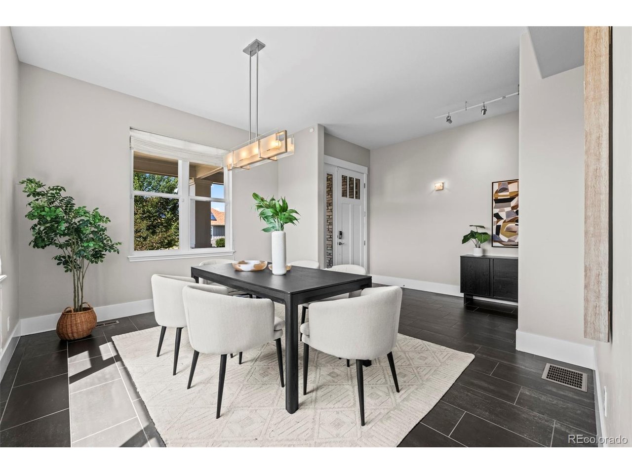 218 6th Ave