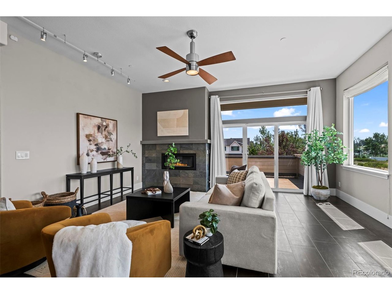 218 6th Ave