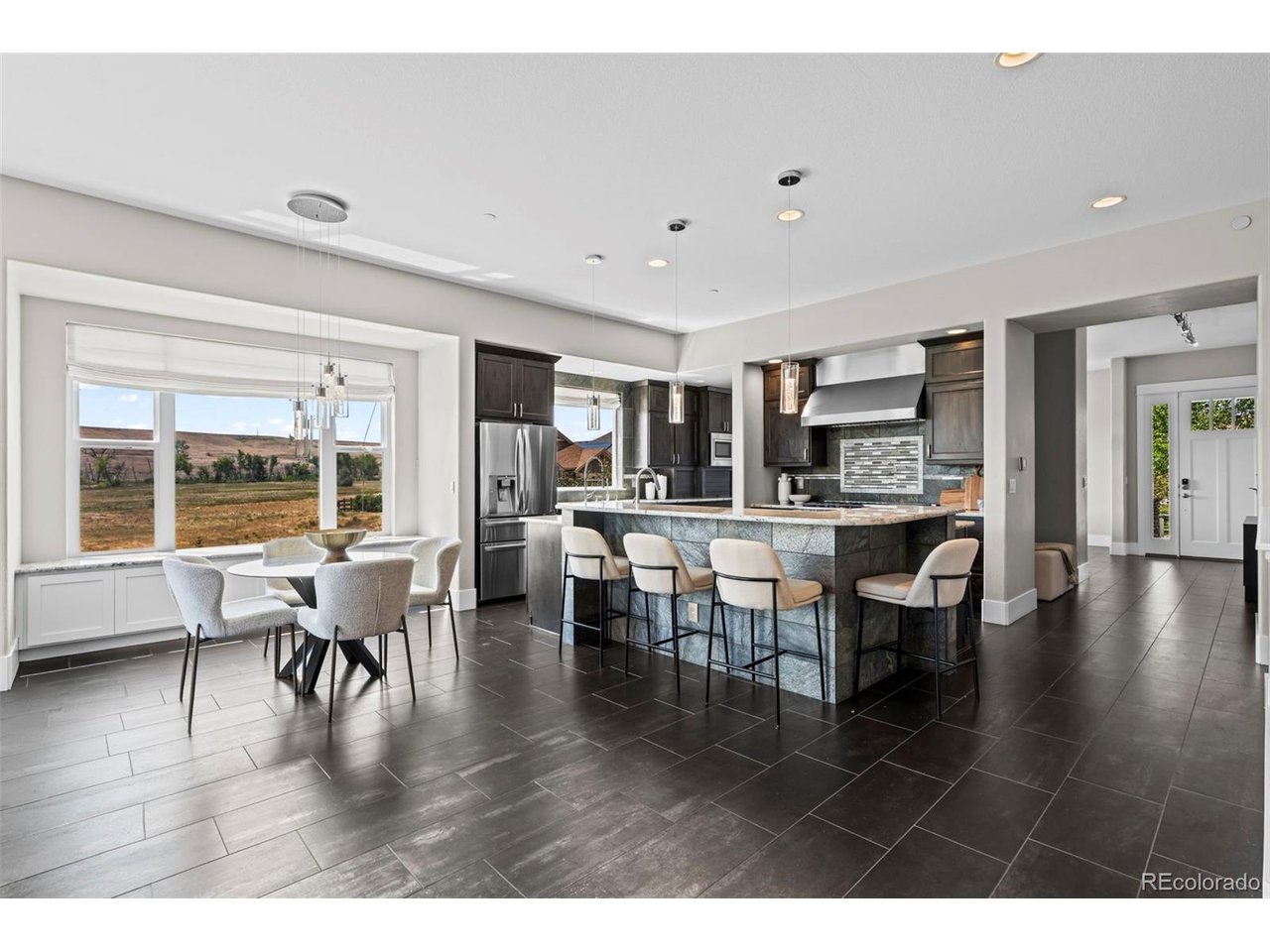 218 6th Ave