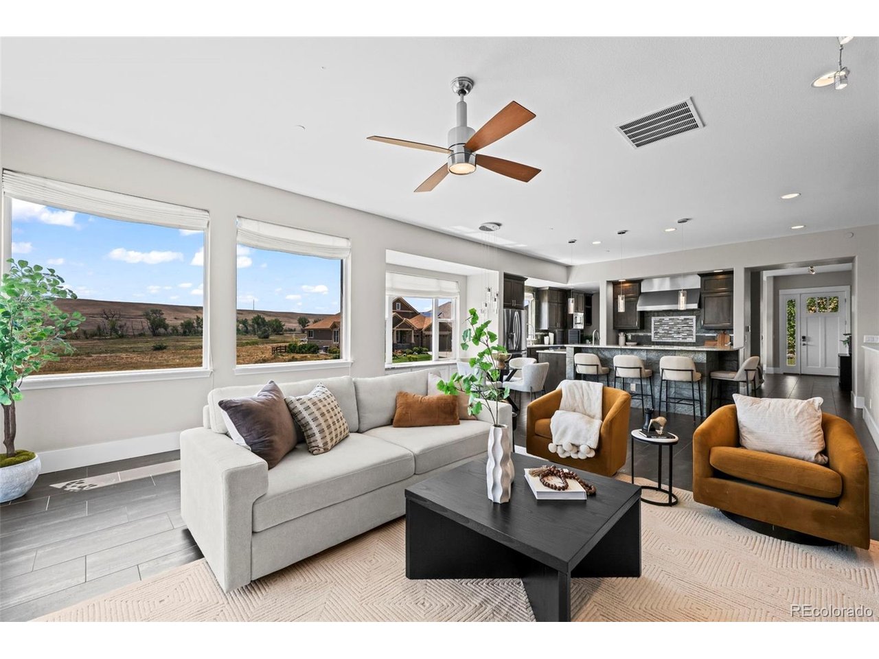 218 6th Ave
